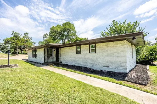 2207 Van Cleave Drive, Dallas, TX 75216