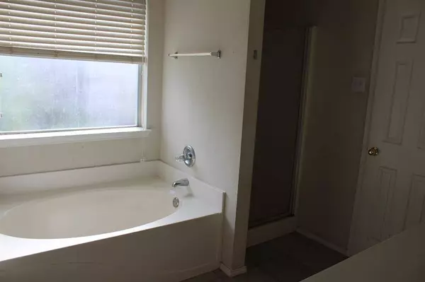 1716 Mcgarry Lane, Mansfield, TX 76063