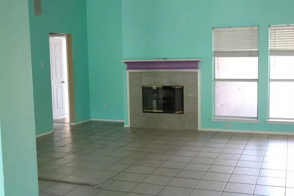 1716 Mcgarry Lane, Mansfield, TX 76063