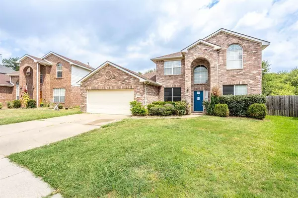 2708 Castlecove Drive, Grand Prairie, TX 75052