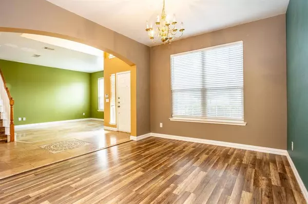 2708 Castlecove Drive, Grand Prairie, TX 75052