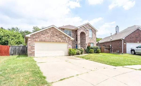 2708 Castlecove Drive, Grand Prairie, TX 75052