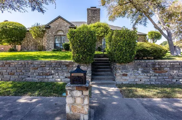 529 Bent Creek Drive, Desoto, TX 75115