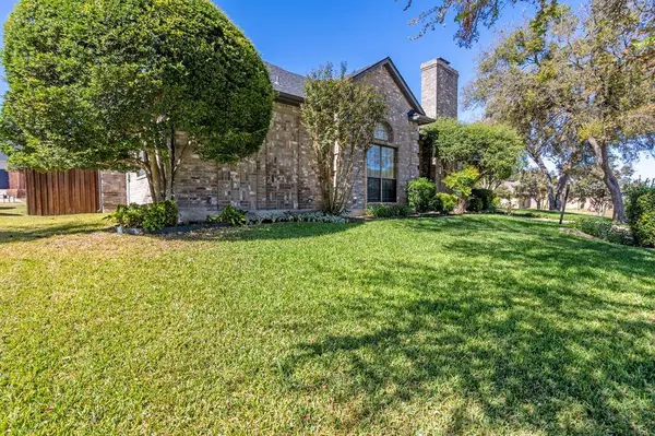 529 Bent Creek Drive, Desoto, TX 75115