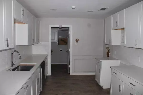 1663 Riverway Bend Circle, Dallas, TX 75217