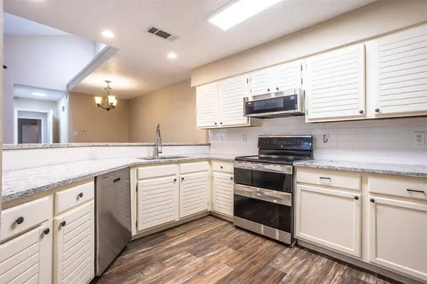 6707 Ports O Call Drive, Rowlett, TX 75088