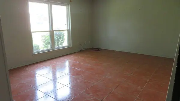 109 W Mountain Creek Drive #13, Grand Prairie, TX 75052