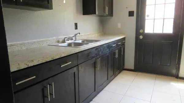 109 W Mountain Creek Drive #13, Grand Prairie, TX 75052