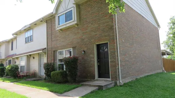 109 W Mountain Creek Drive #13, Grand Prairie, TX 75052