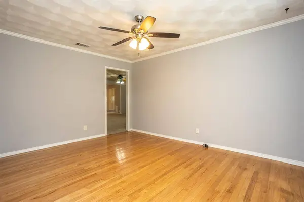 410 E Mona Avenue, Duncanville, TX 75137