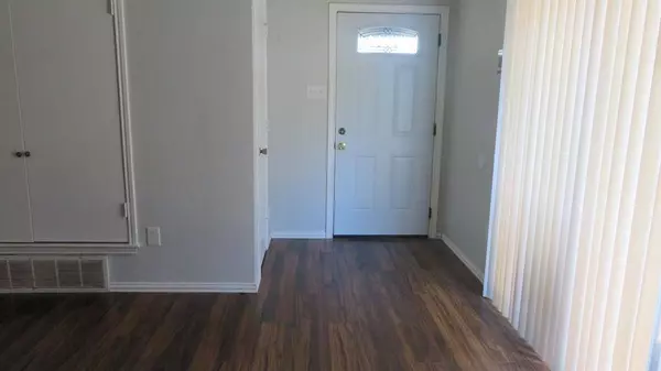 5912 Tinsley Drive, Arlington, TX 76017