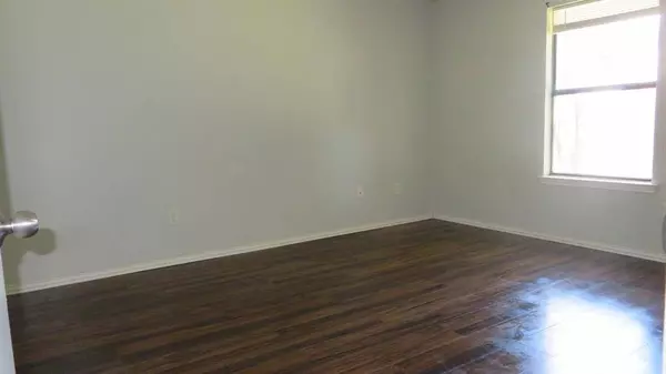 5912 Tinsley Drive, Arlington, TX 76017