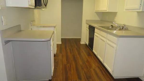 5912 Tinsley Drive, Arlington, TX 76017