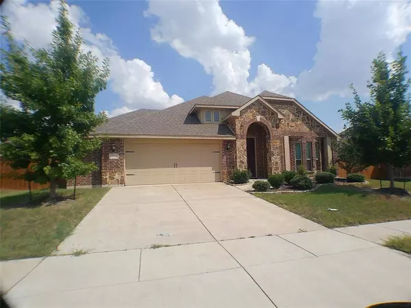 1914 Maplewood Drive, Glenn Heights, TX 75154