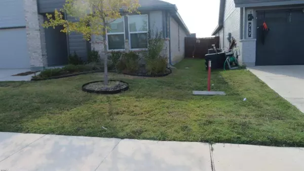 713 Trinity Park Trail, Alvarado, TX 76009