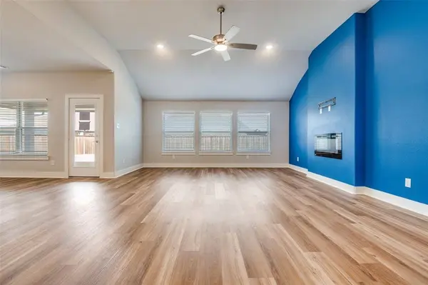237 Four Roses Drive, Waxahachie, TX 75165