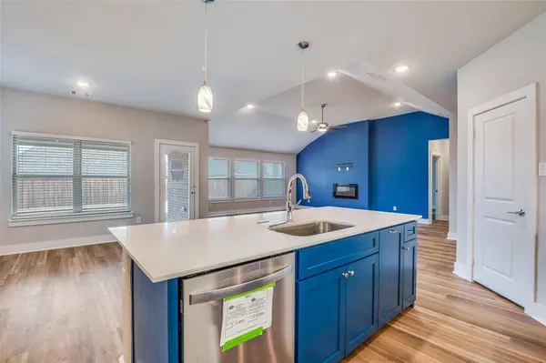 237 Four Roses Drive, Waxahachie, TX 75165