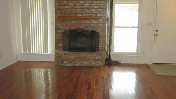 108 Creekview Circle, Maypearl, TX 76064