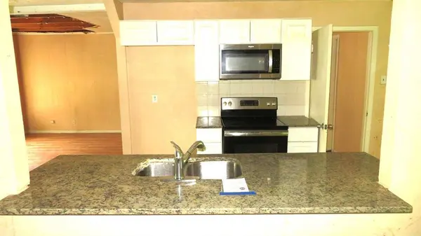 6525 Palm Island Street, Dallas, TX 75241