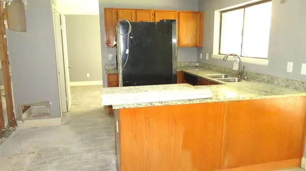 608 Valley Mills Drive, Arlington, TX 76018