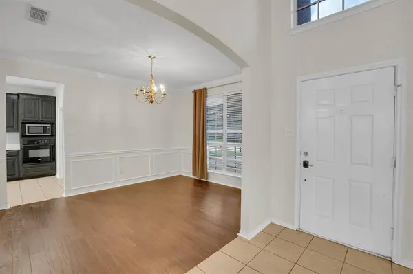 1107 Eastbrook Drive, Glenn Heights, TX 75154