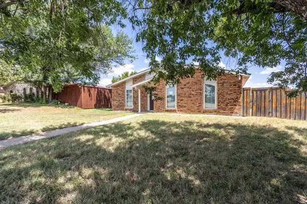 649 Eagle Drive, Desoto, TX 75115