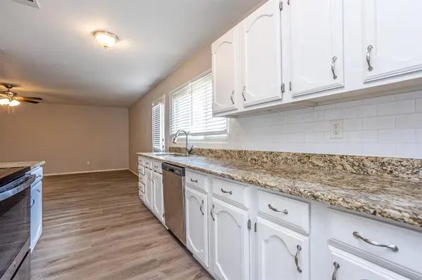 649 Eagle Drive, Desoto, TX 75115