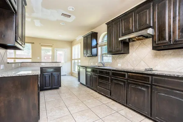 1213 Goffin Drive, Desoto, TX 75115