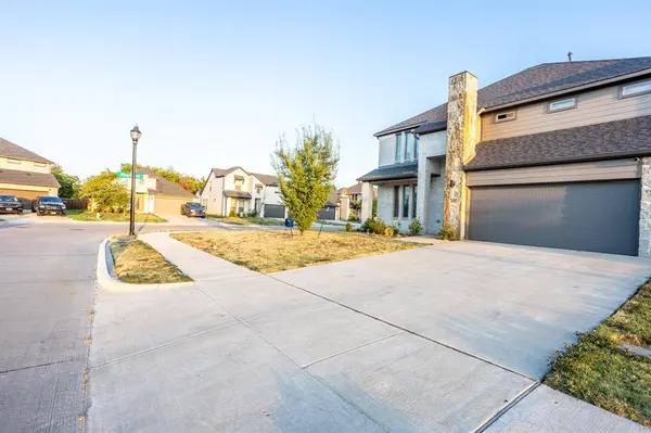 659 Bethpage Drive, Red Oak, TX 75154