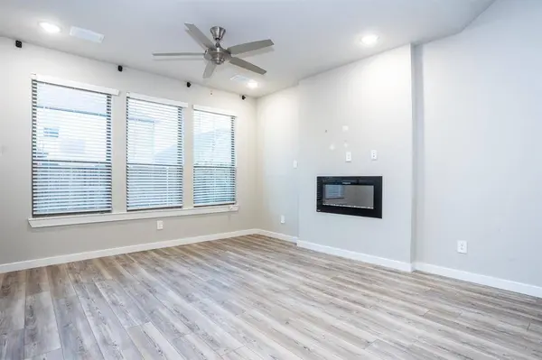 659 Bethpage Drive, Red Oak, TX 75154