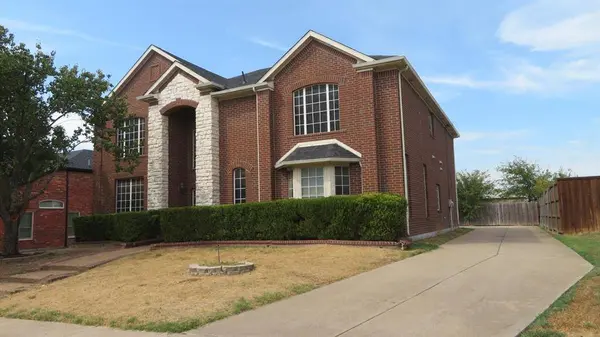 1233 High Bluff Drive, Desoto, TX 75115