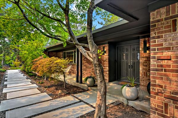 3_520 W Crestline Dr_TM_front4