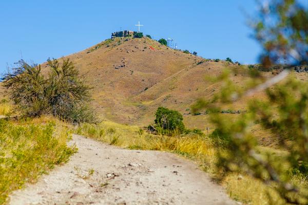 Table Rock trail and mountain
