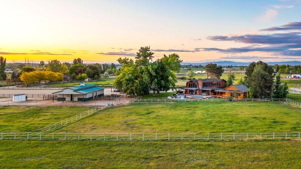 More Than Land: Equestrian Properties & Luxury Living in Eagle