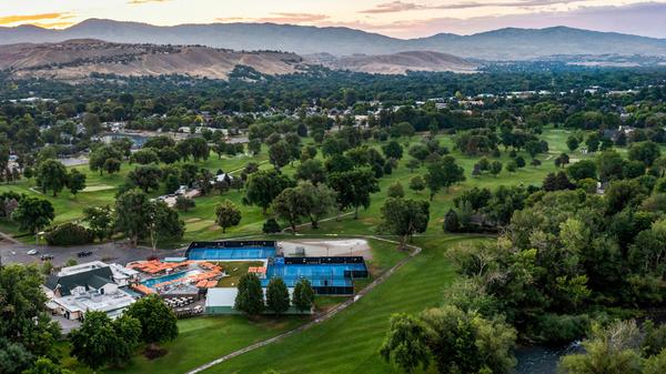 The Treasure Valley Luxury Golf Course Lifestyle