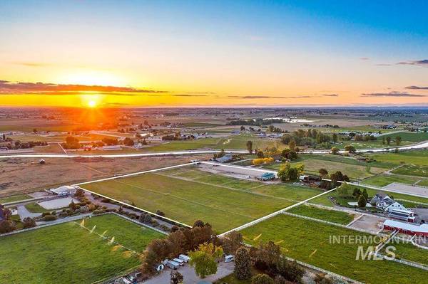 999 N Cow Horse Dr, Kuna, ID 83634