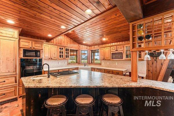 999 N Cow Horse Dr, Kuna, ID 83634