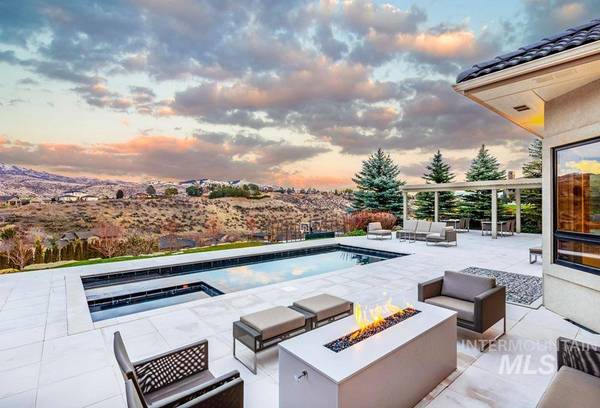 547 E Orion Ct, Boise, ID 83702