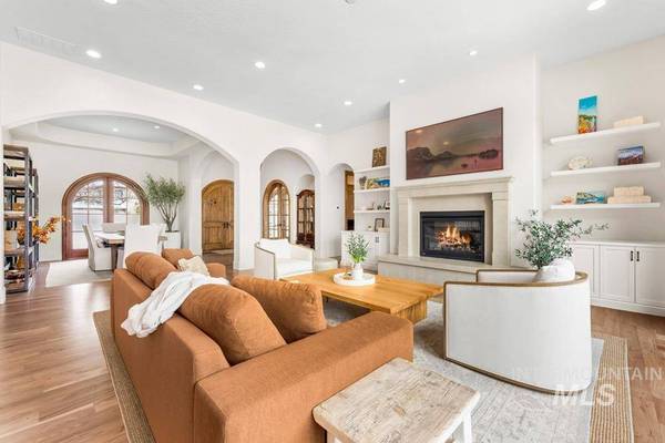 547 E Orion Ct, Boise, ID 83702