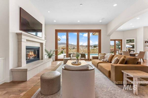 547 E Orion Ct, Boise, ID 83702