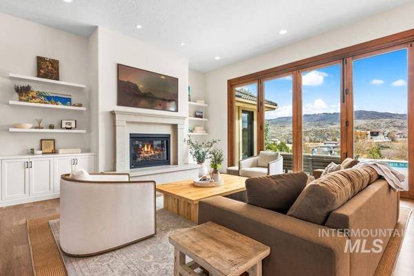 547 E Orion Ct, Boise, ID 83702