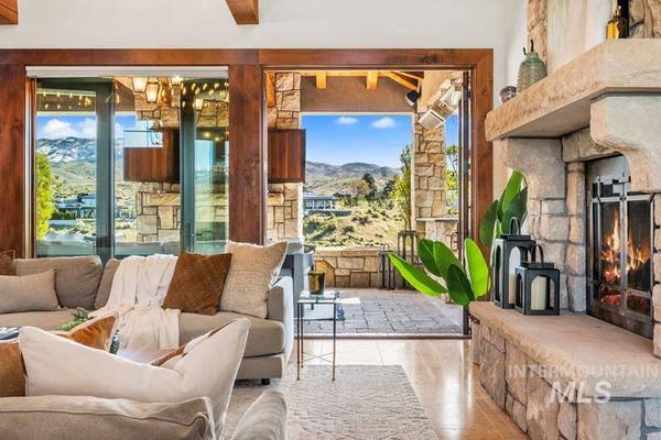 513 E Orion Ct, Boise, ID 83702