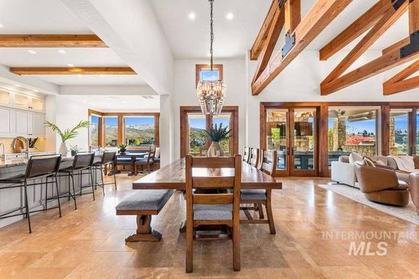 513 E Orion Ct, Boise, ID 83702