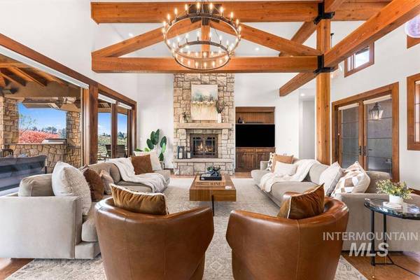 513 E Orion Ct, Boise, ID 83702