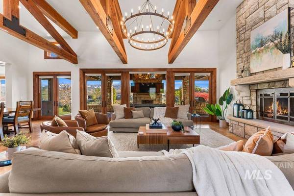 513 E Orion Ct, Boise, ID 83702