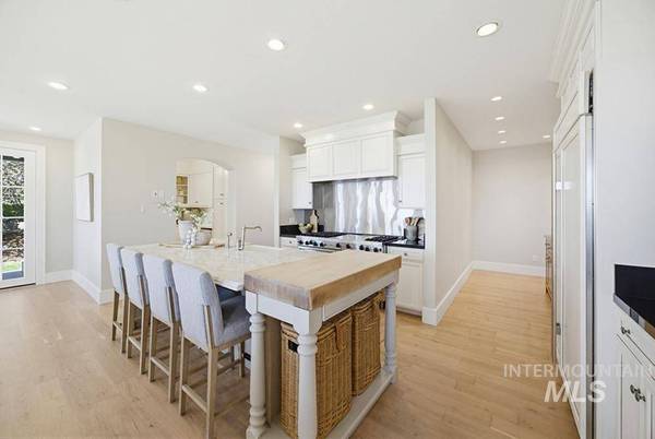 2397 N Overview Pl, Boise, ID 83702