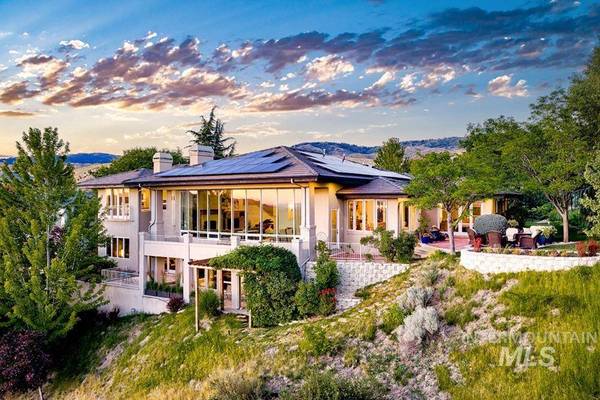 1545 E Nines Point Ln, Boise, ID 83702