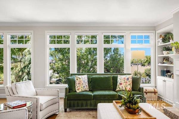 710 E Highland View Dr, Boise, ID 83702