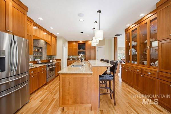 138 W Thornberry Ct, Boise, ID 83702