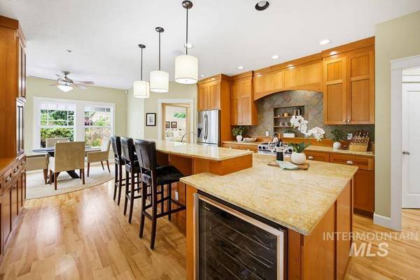 138 W Thornberry Ct, Boise, ID 83702